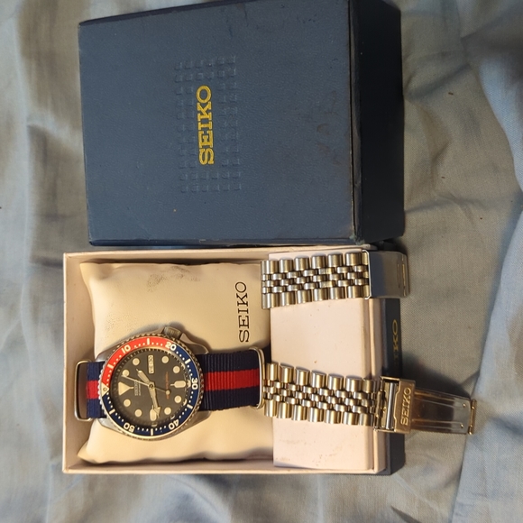 Seiko SKX009 automatic dive watch - Picture 2 of 2